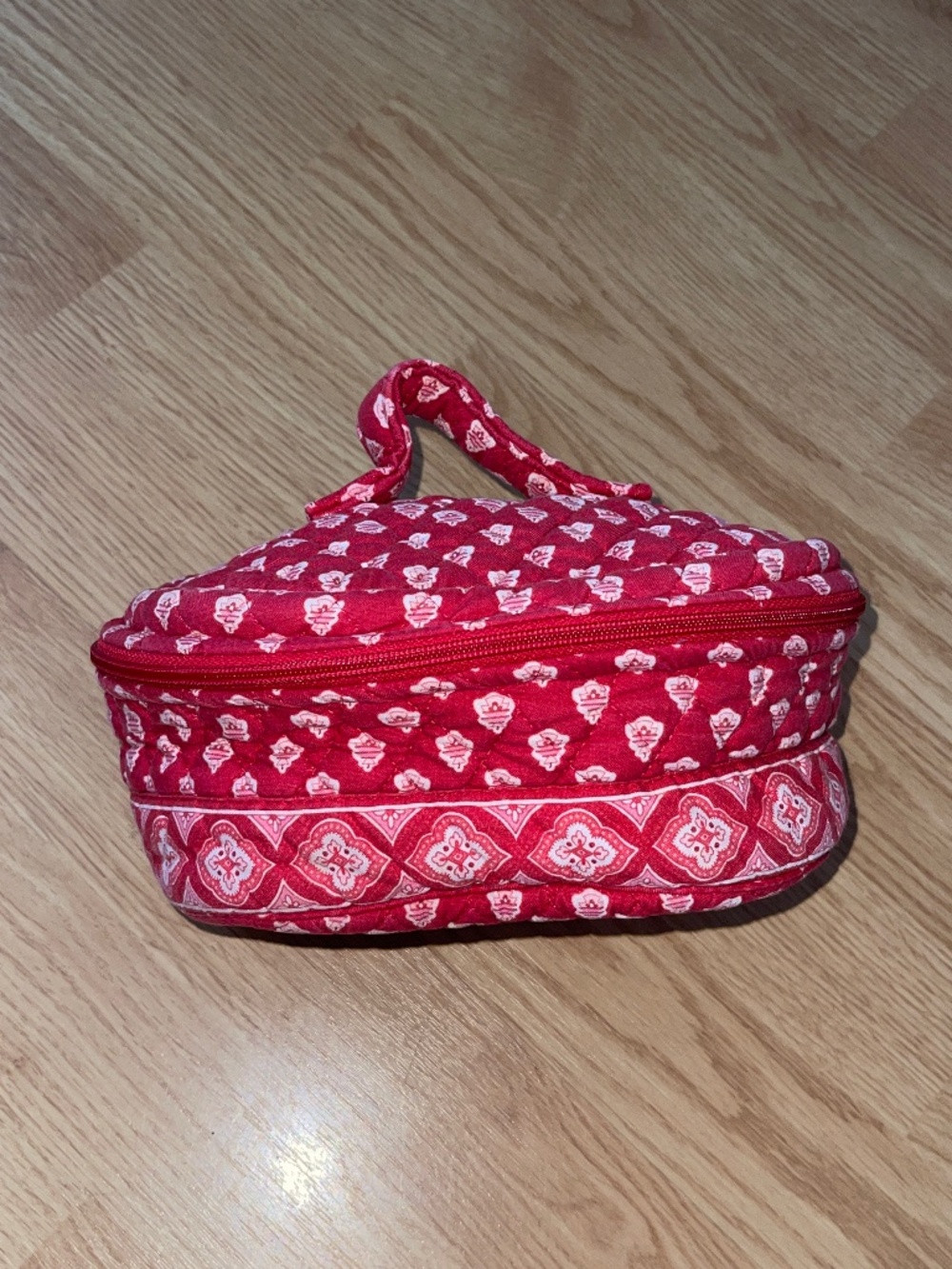 Vera Bradley Red Country Picnic Print Round Zip / Handle Makeup Bag / Pouch